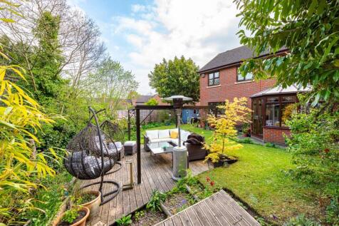 3 Church Meadow-APR25-garden2.jpg
