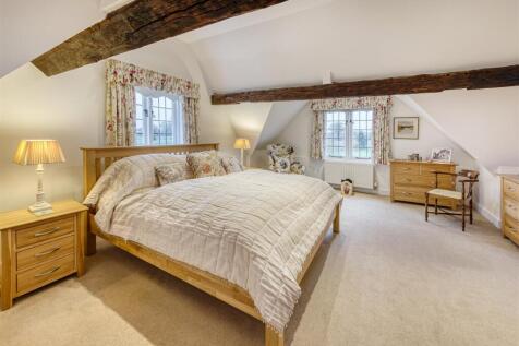 Blackwell Cottage-bed1a.jpg