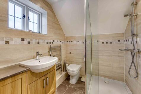 Blackwell Cottage-bed1 ensuite2.jpg
