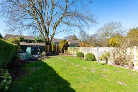 16 Clive Road-garden1 MAR25.jpg