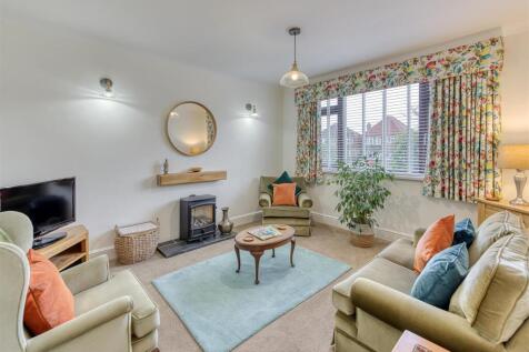 75 Birches Road-sitting.jpg