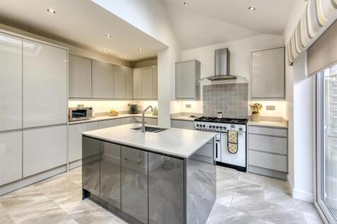 75 Birches Road-kitchen5.jpg