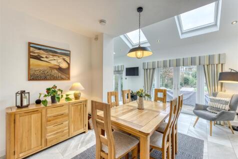 75 Birches Road-kitchen1.jpg