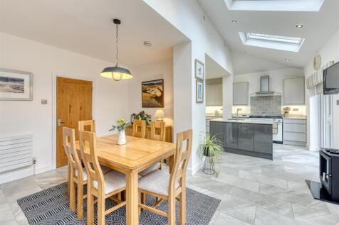 75 Birches Road-kitchen4.jpg