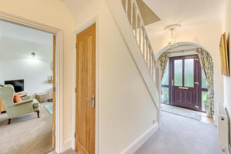 75 Birches Road-hall1.jpg