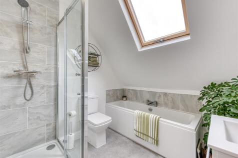 75 Birches Road-bathroom1.jpg