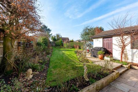 75 Birches Road-garden2.jpg