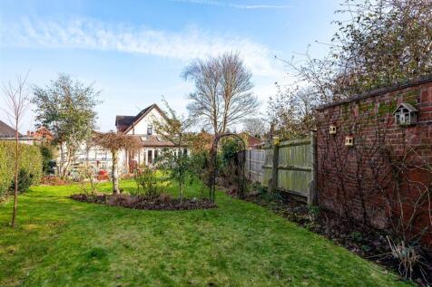 75 Birches Road-garden3.jpg
