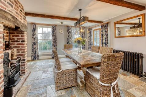 The Grove-kitchen3.jpg