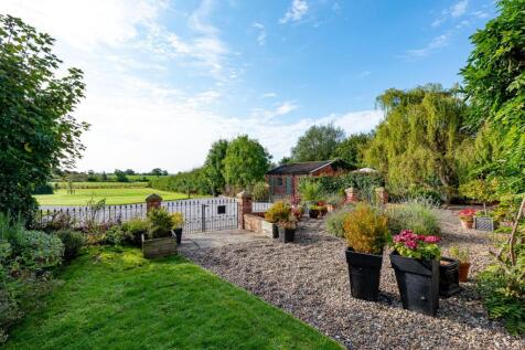 The Grove, Bradley-External-01.jpg