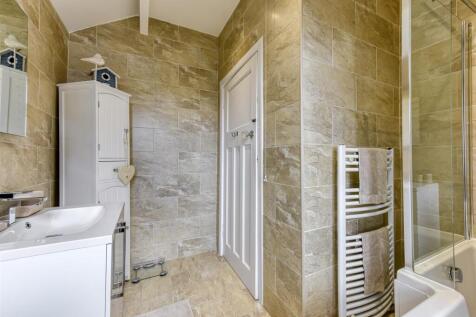 3 Linden Lea-bath3.jpg
