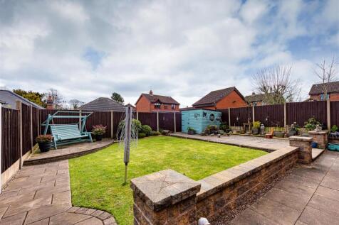 14 Greenacre Drive-garden2.jpg