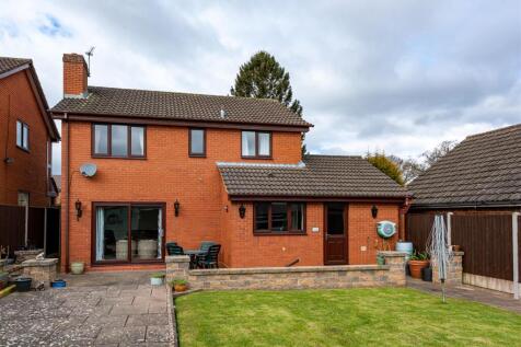 14 Greenacre Drive-rear.jpg