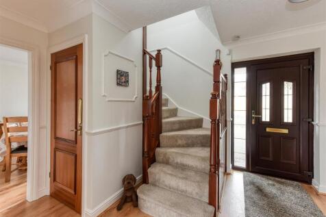 14 Greenacre Drive-hall.jpg