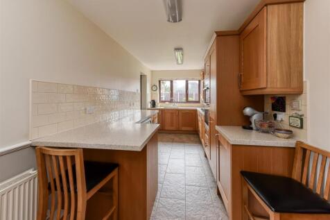 14 Greenacre Drive-kitchen2.jpg