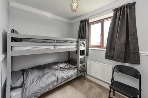 14 Greenacre Drive-bed3.jpg