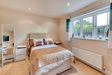 St Cuthberts House-bed5a.jpg