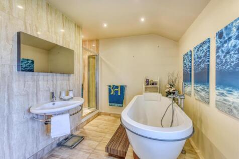 St Cuthberts House-bathroom1.jpg