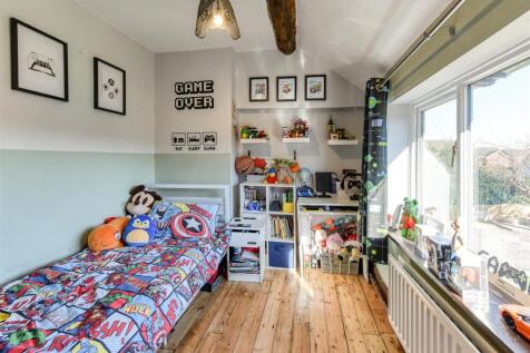 Elms Cottage-bed3.jpg