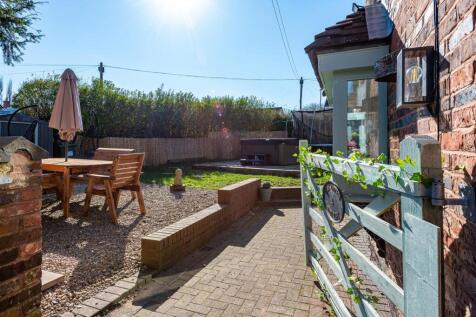 Elms Cottage-garden4.jpg