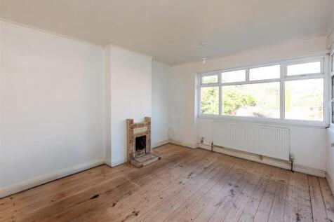 28 Hall End Lane-bed1.jpg