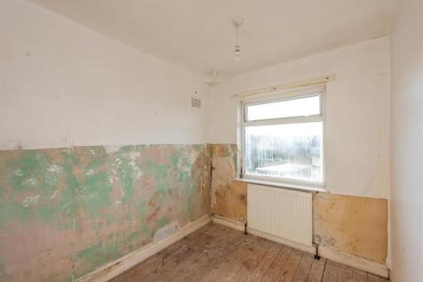 28 Hall End Lane-bed3.jpg