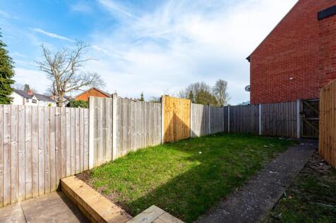 30 Birchwood Road-garden1.jpg