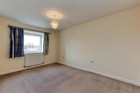 30 Birchwood Road-bed1.jpg