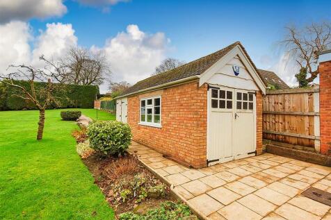 40 Gospel End Road - Garage.jpg