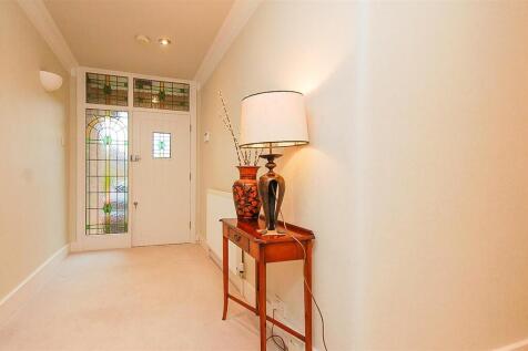 40 Gospel End Road - Hallway.jpg