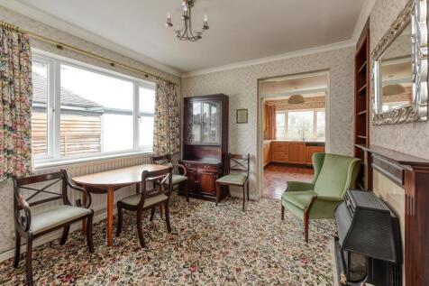 38 Meadow Road-dining.jpg