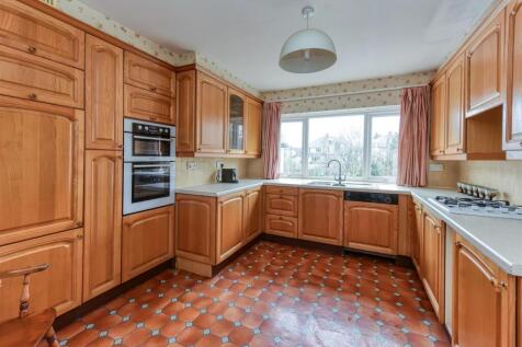 38 Meadow Road-kitchen.jpg