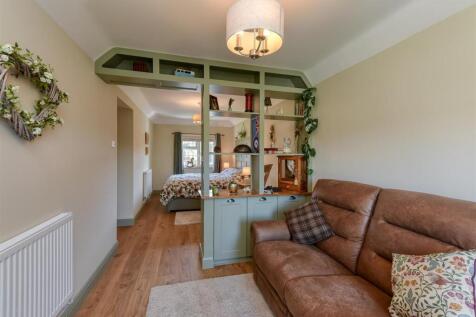 17 Wrekin Drive-bed1d.jpg