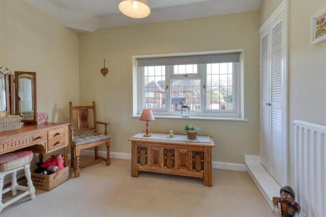 17 Wrekin Drive-bed3.jpg