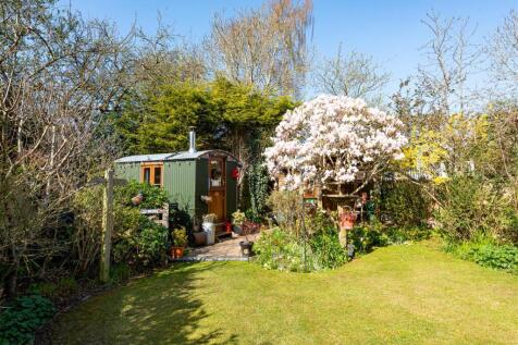 17 Wrekin Drive-garden3.jpg