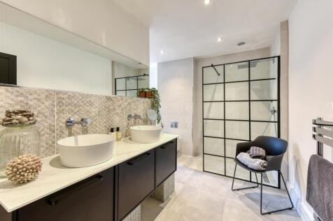Old Mill House-bath1.jpg