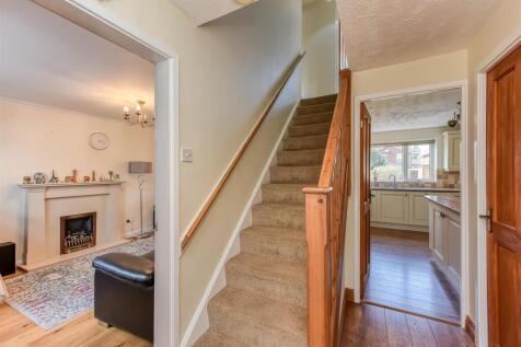55 Woodcote Road-hall.jpg