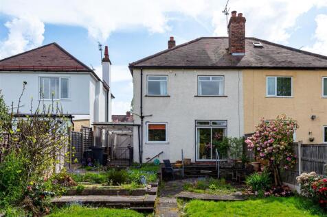 36 Oxbarn Avenue-garden3.jpg