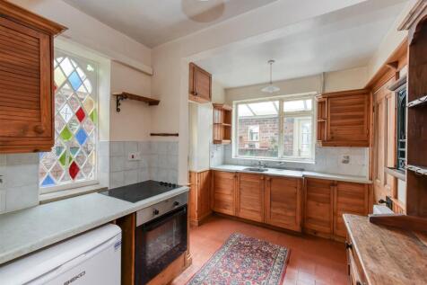 10 High Street-kitchen1.jpg