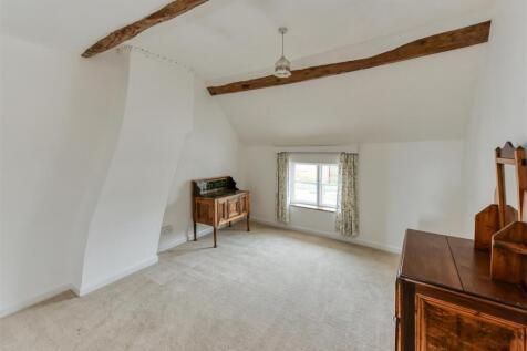 10 High Street-bed3a.jpg