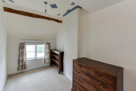 10 High Street-bed4.jpg