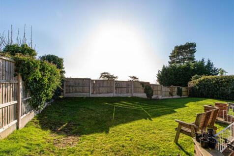 77 Mount Road-gdn2.jpg