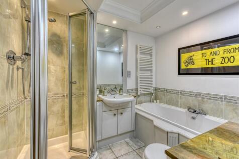 7 Ryton Hall-shower room.jpg