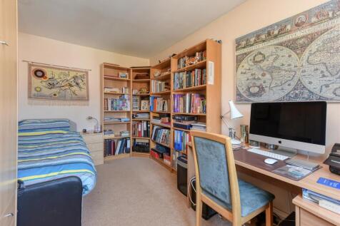 2 Yew Tree Gardens-bed4b.jpg