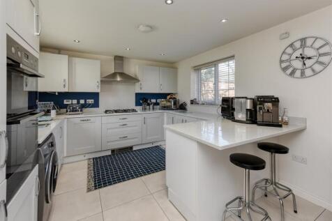 45 Sandy Lane-kitchen2.jpg