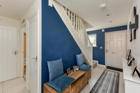 45 Sandy Lane-hall.jpg