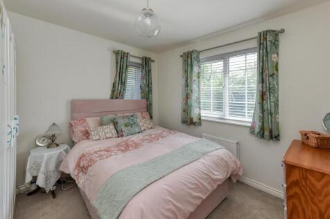 45 Sandy Lane-bed3.jpg
