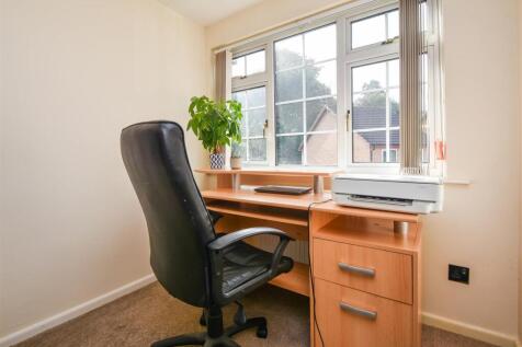 39 Alpine Way - Bedroom 4.jpg