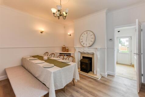 100 Jeffcock Road-Dining Room (2).jpg