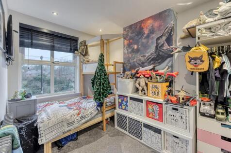 75 Wood Road-bed2.jpg